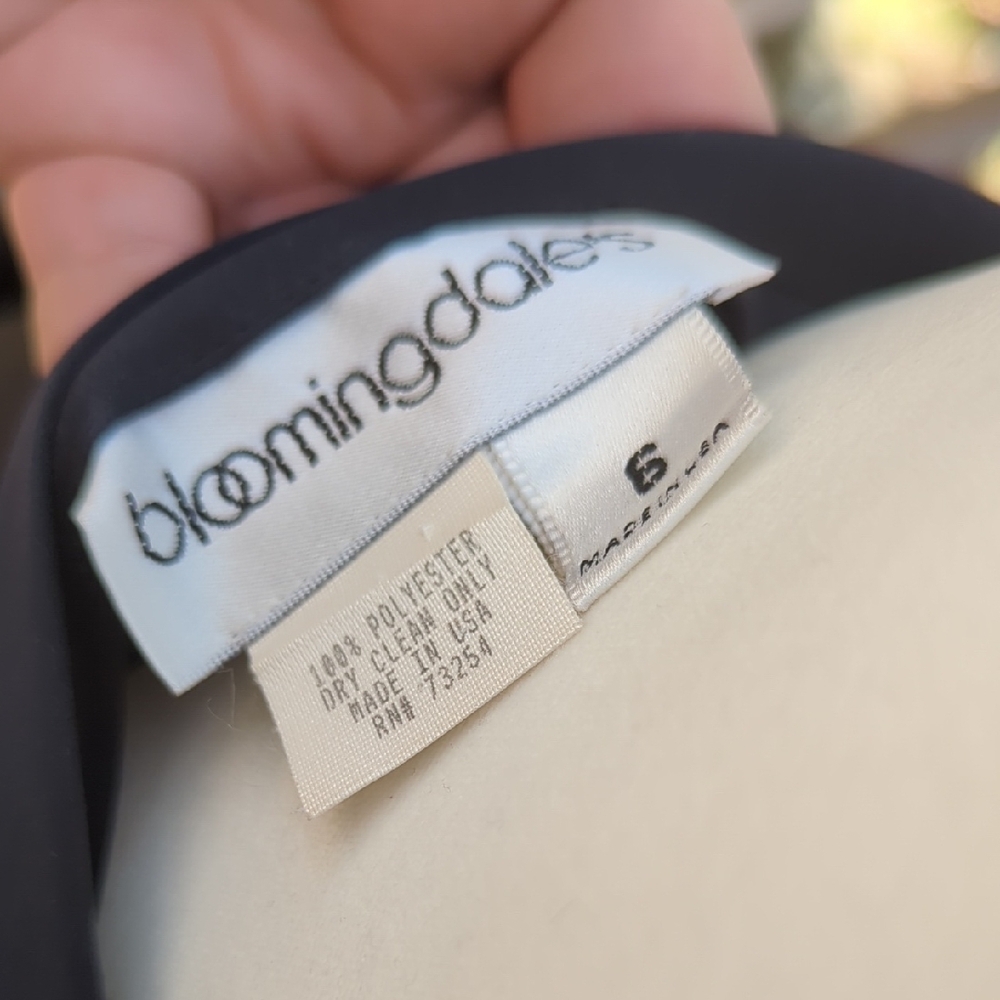 Bloomingdale's Classic Black A-Line Skirt - Picture 3 of 4